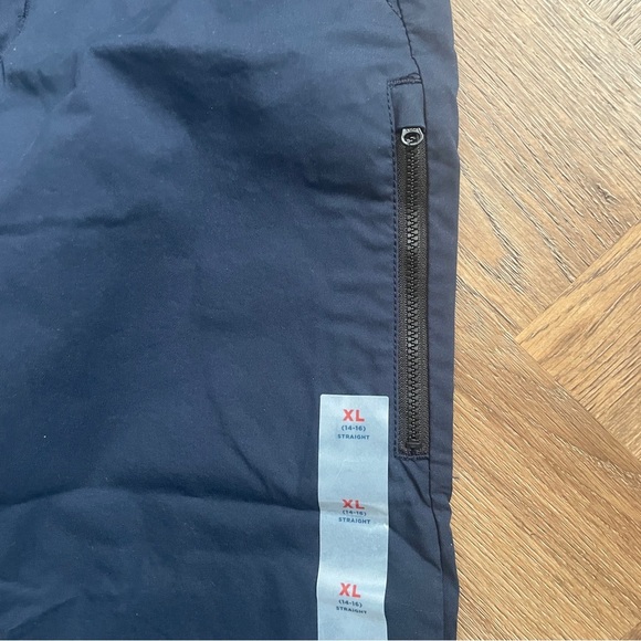 Old Navy Built-In Flex Tapered Tech Pants Boys Size XL 14-16 Navy Blue - Picture 4 of 7